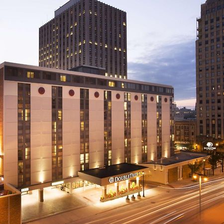 Doubletree By Hilton Milwaukee Downtown Ξενοδοχείο Εξωτερικό φωτογραφία