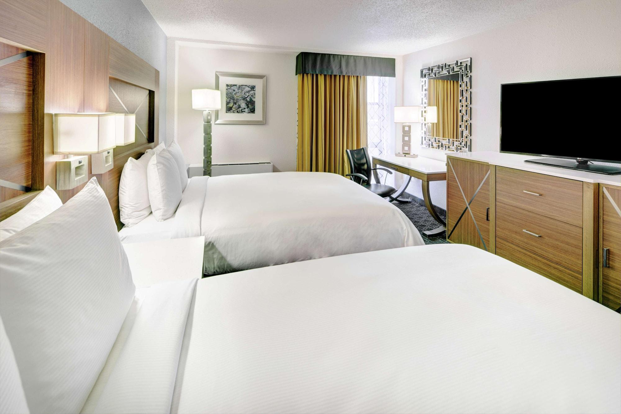 Doubletree By Hilton Milwaukee Downtown Ξενοδοχείο Εξωτερικό φωτογραφία