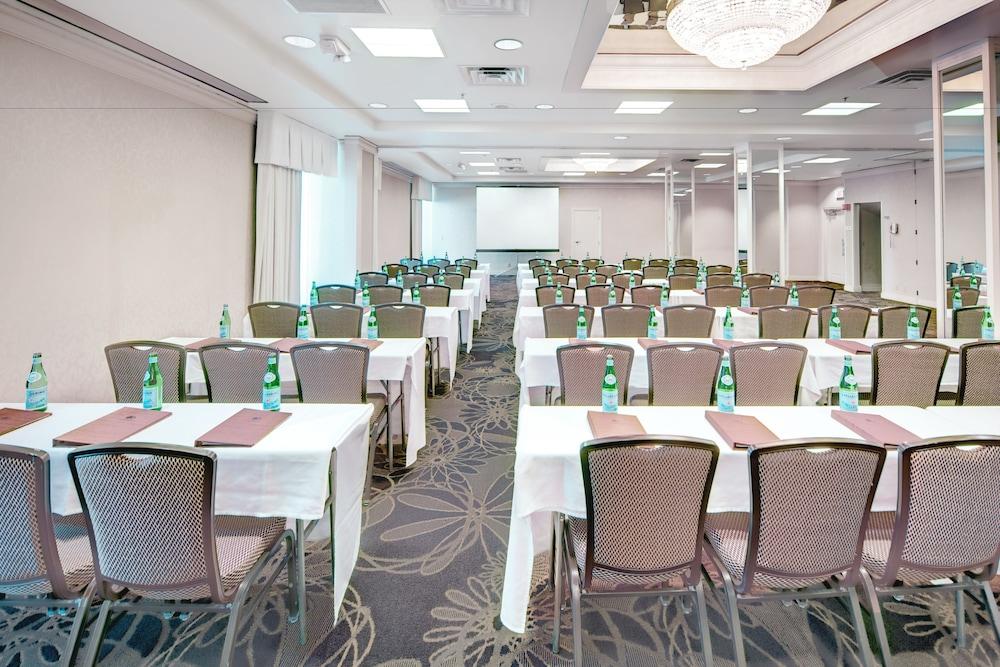Doubletree By Hilton Milwaukee Downtown Ξενοδοχείο Εξωτερικό φωτογραφία