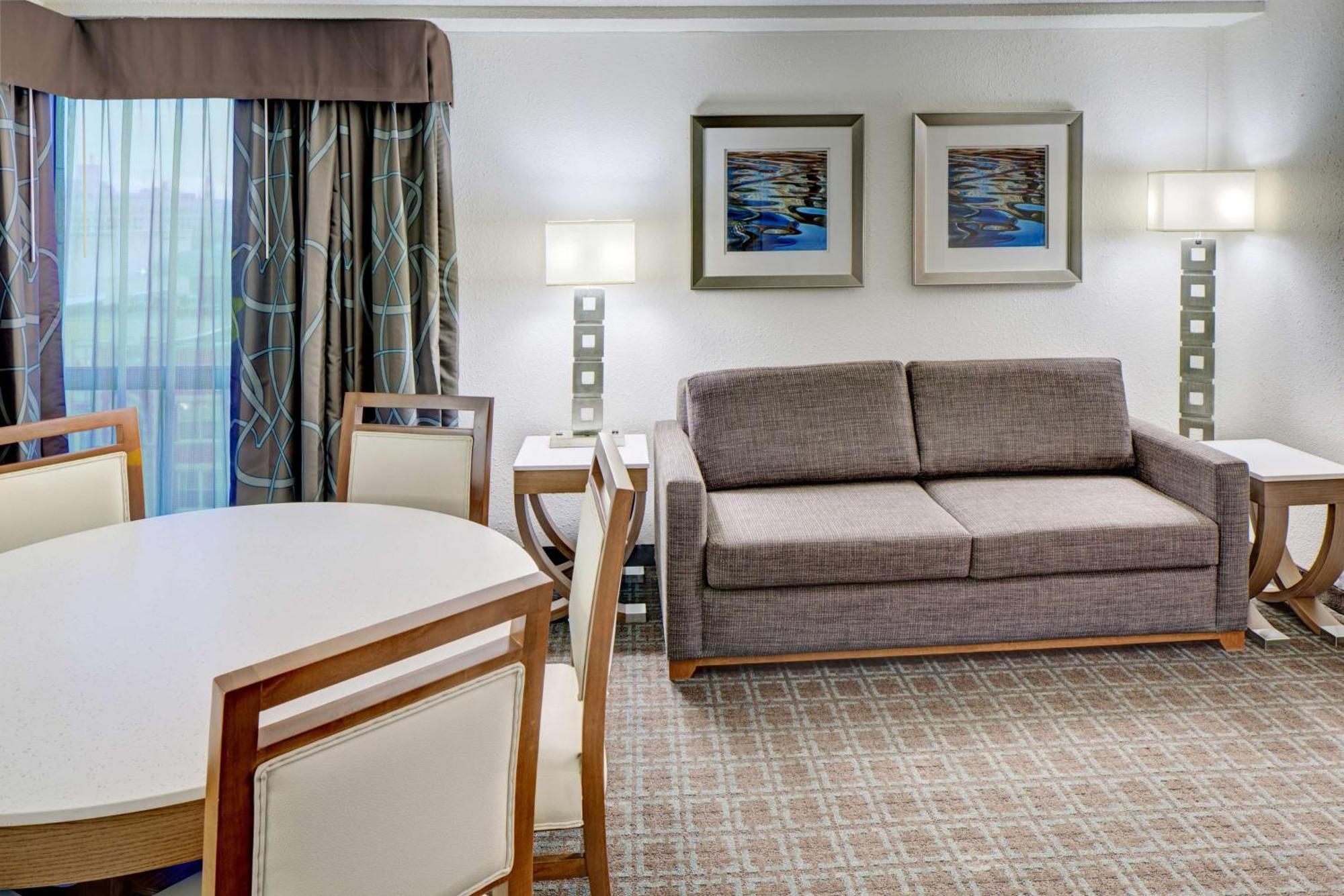 Doubletree By Hilton Milwaukee Downtown Ξενοδοχείο Εξωτερικό φωτογραφία