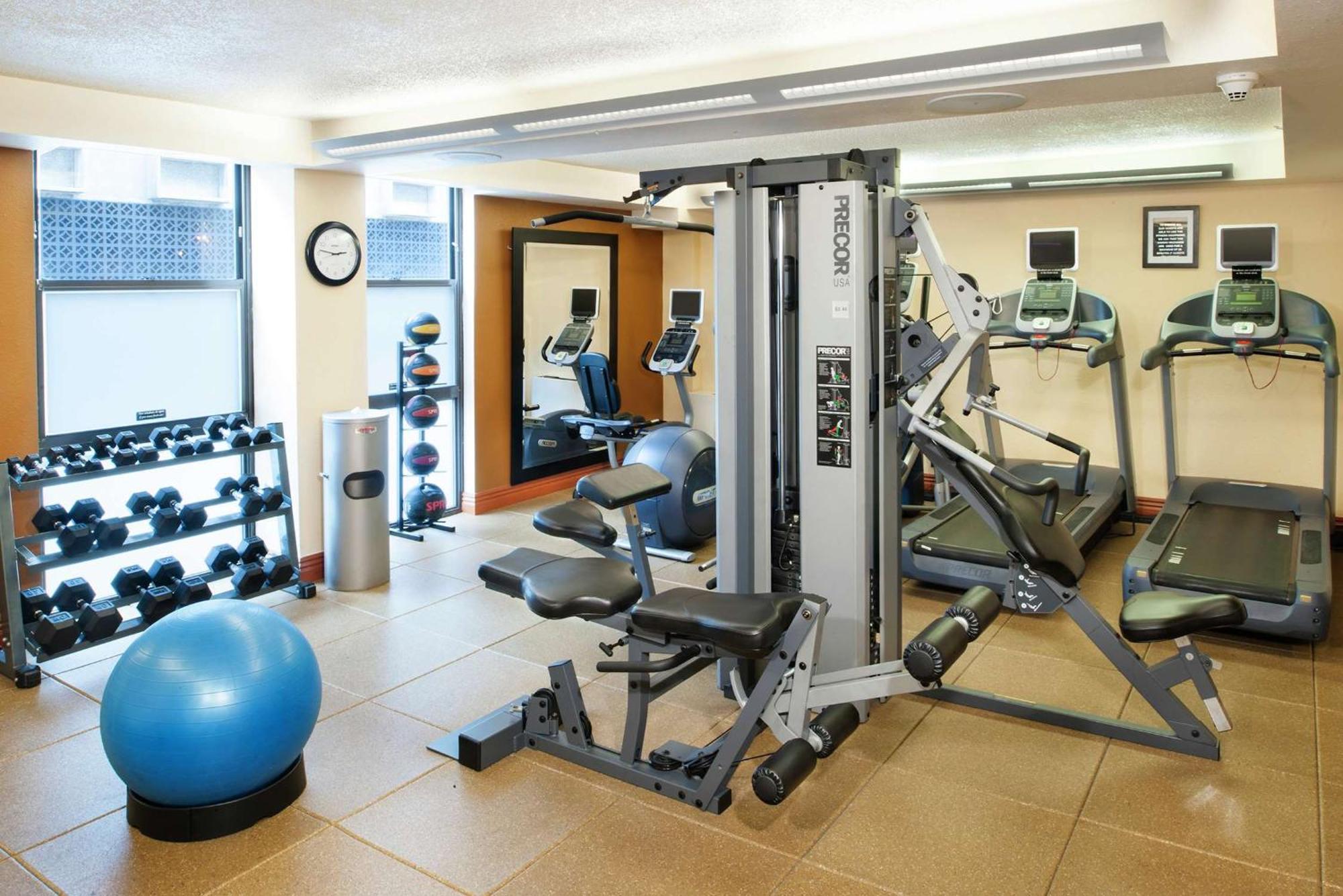 Doubletree By Hilton Milwaukee Downtown Ξενοδοχείο Εξωτερικό φωτογραφία